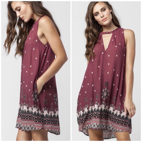 Chloe & Katie Dresses & Skirts - NWT Chloe & Katie Border Print Keyhole Boho Dress